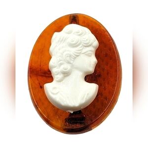 Vintage White Eva Cameo on Rootbeer Lucite Base Brooch Pin